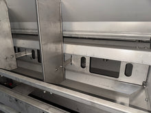 Cargar imagen en el visor de la galería, COMEDERO HUMEDO TIPO TOLVA BILATERAL DE 6 BOCAS DE 120 KG
